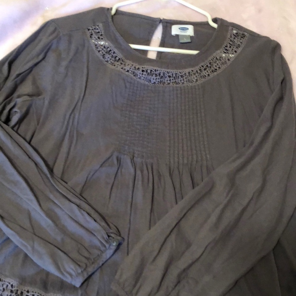 Old navy top - Picture 2 of 5